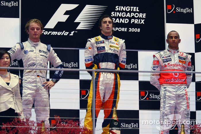 被乌龟压着跑：F1安全车的规则、算计与三十年
